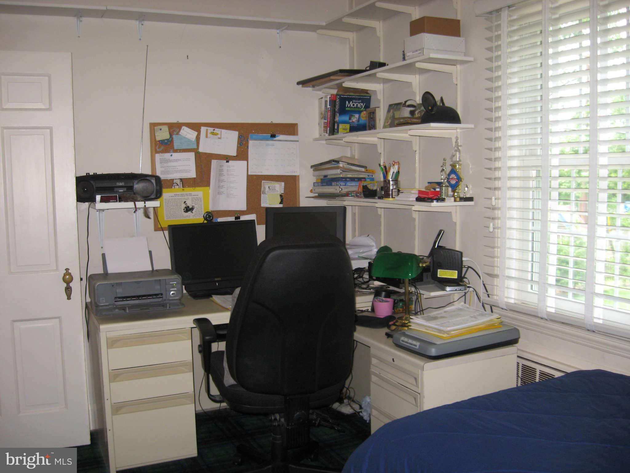 3224 Fallstaff Road Baltimore, MD 21209 - Photo 14 of 17 a workspace with furniture and window