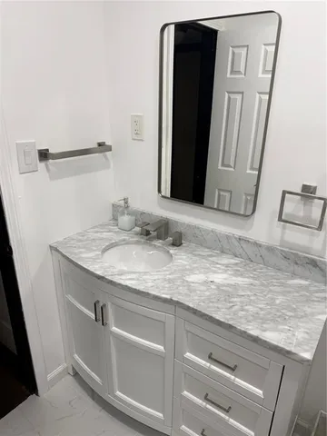 $2,500 | 15204 Monet Drive, Tampa, FL 33613