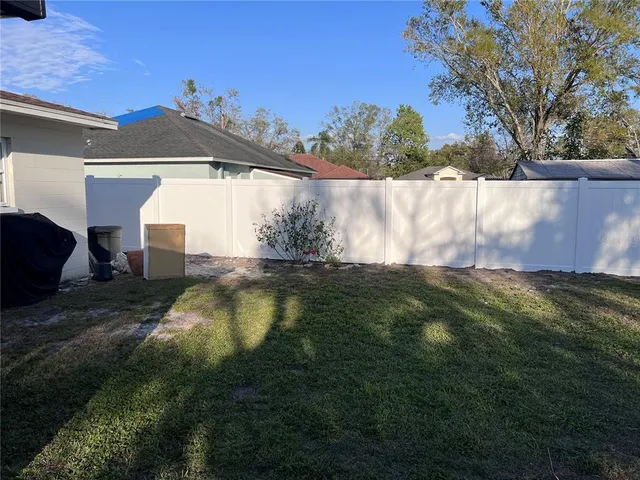 $2,500 | 15204 Monet Drive, Tampa, FL 33613