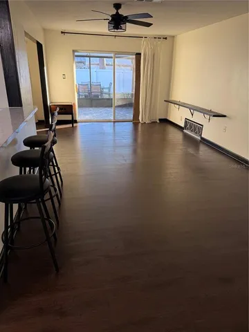 $2,500 | 15204 Monet Drive, Tampa, FL 33613