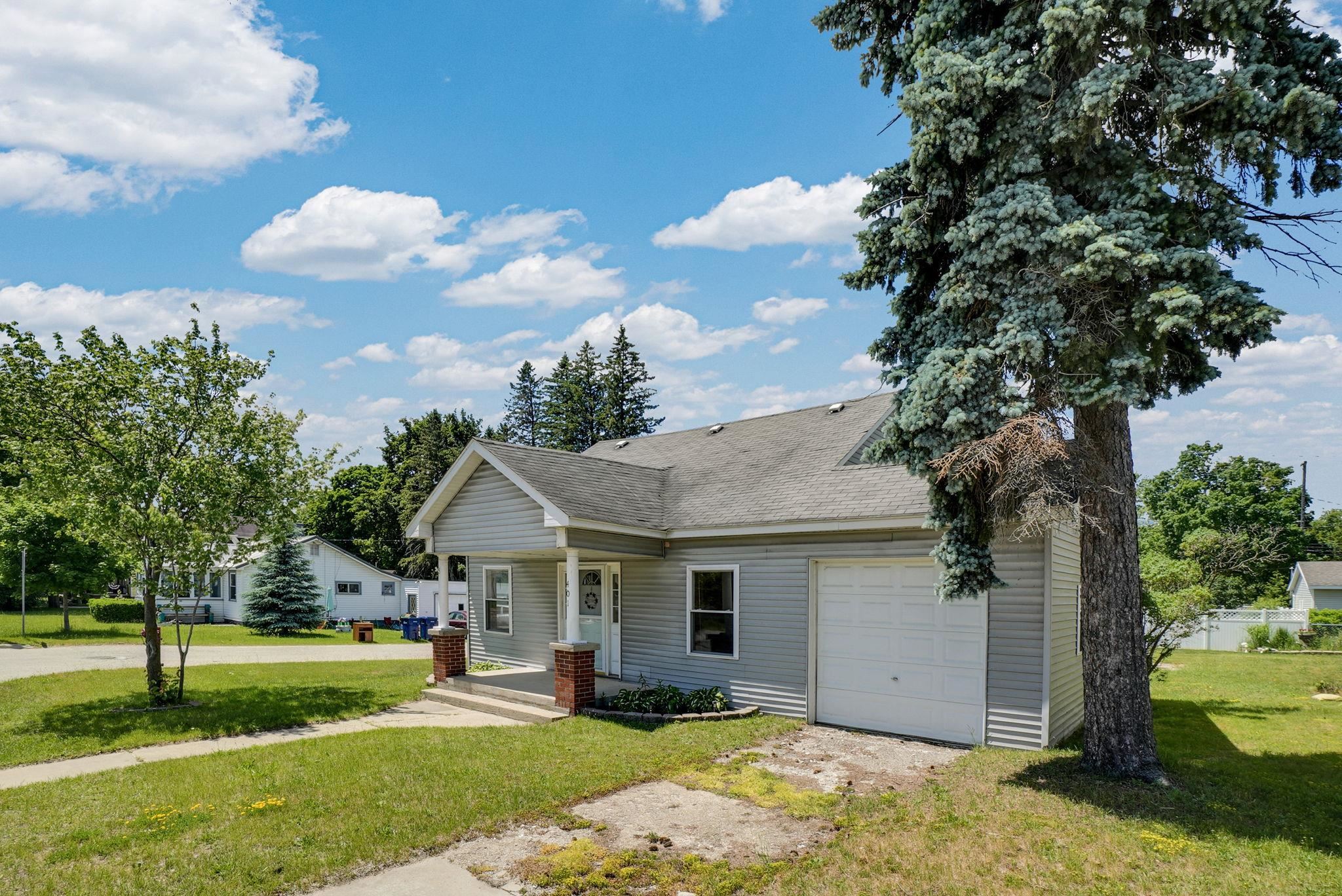 401 North Main St Lake Lake City, MI 49651 - Photo 33 of 39
