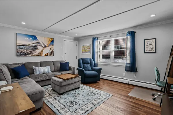$2,250 | 70 Carroll Avenue, Unit 310, Newport, RI 02840
