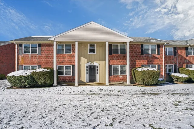 $2,350 | 70 Carroll Avenue, Unit 310, Newport, RI 02840