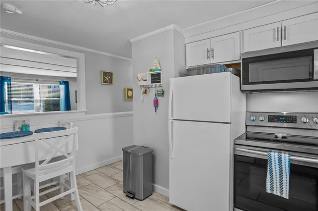 $2,350 | 70 Carroll Avenue, Unit 310, Newport, RI 02840