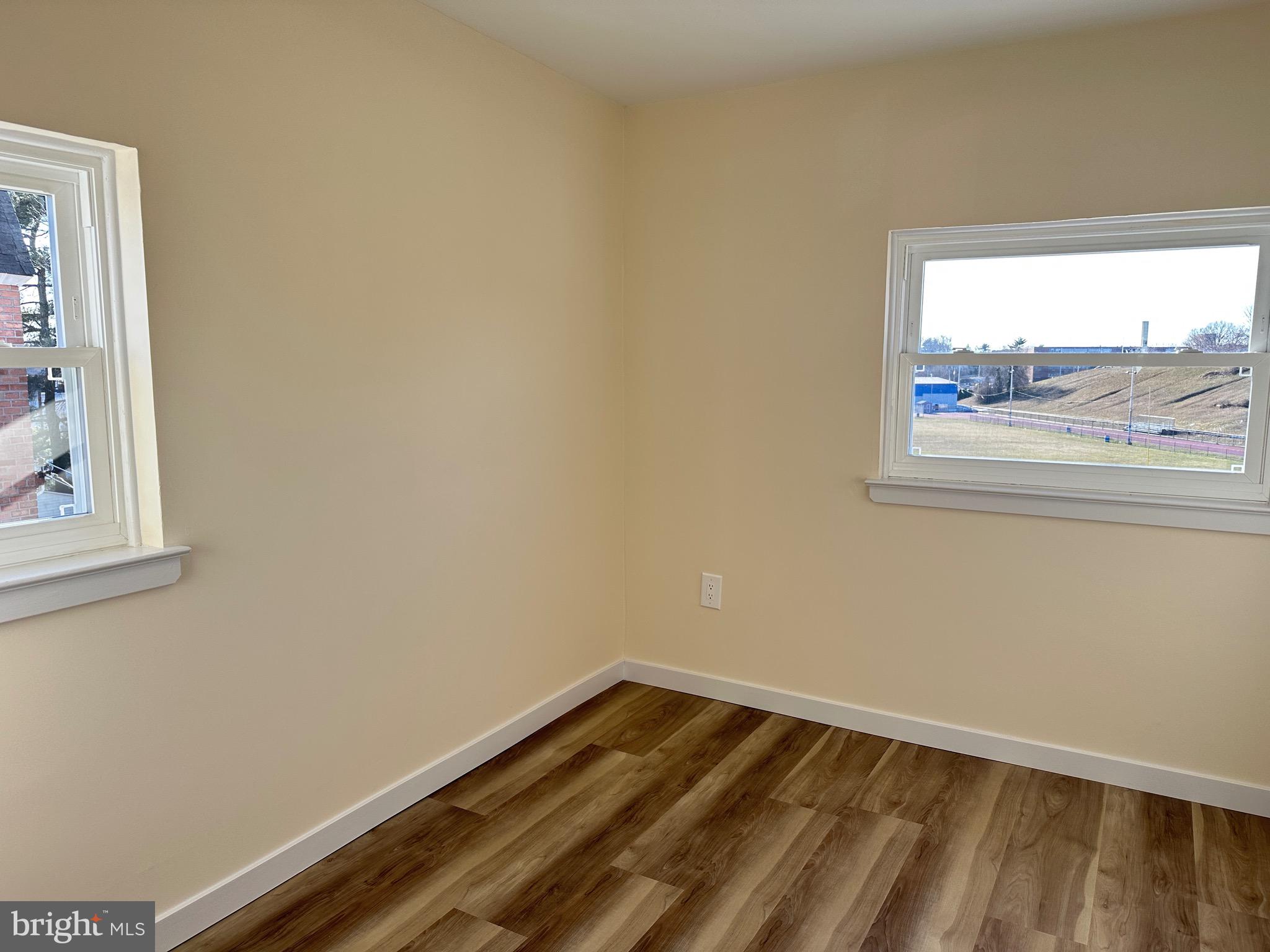 4158 Fairdale Road Philadelphia, PA 19154 - Photo 18 of 27 Gallery Image 18