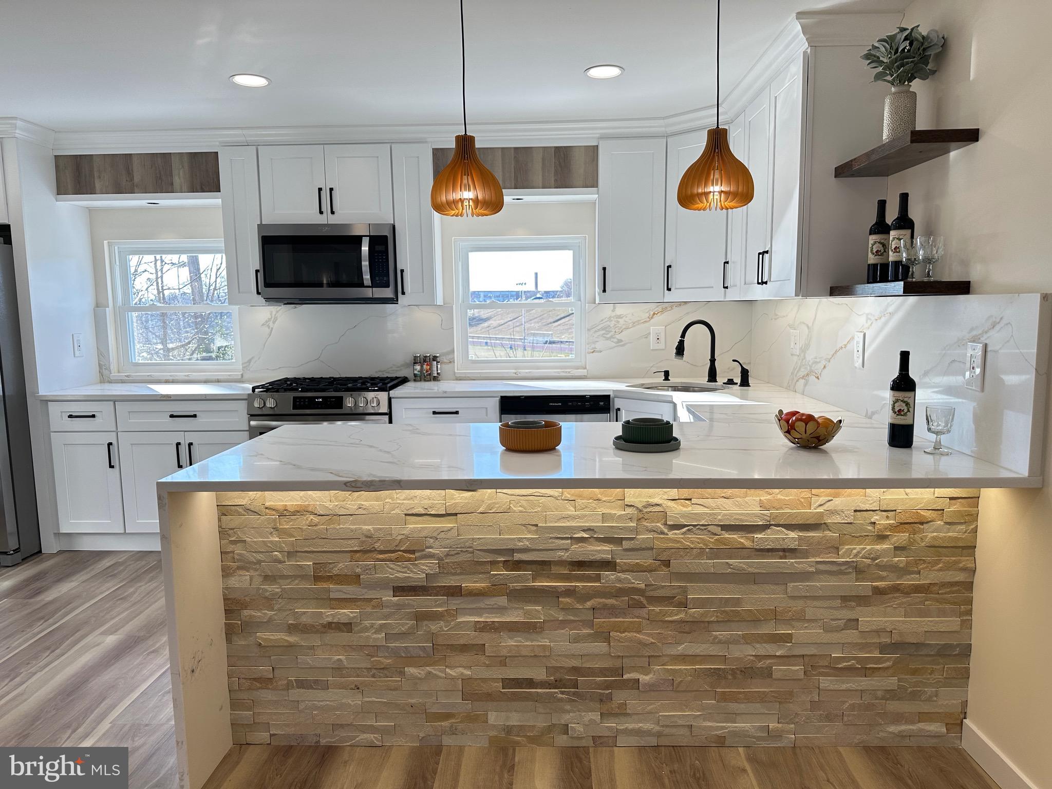 4158 Fairdale Road Philadelphia, PA 19154 - Photo 3 of 27 Gallery Image 3