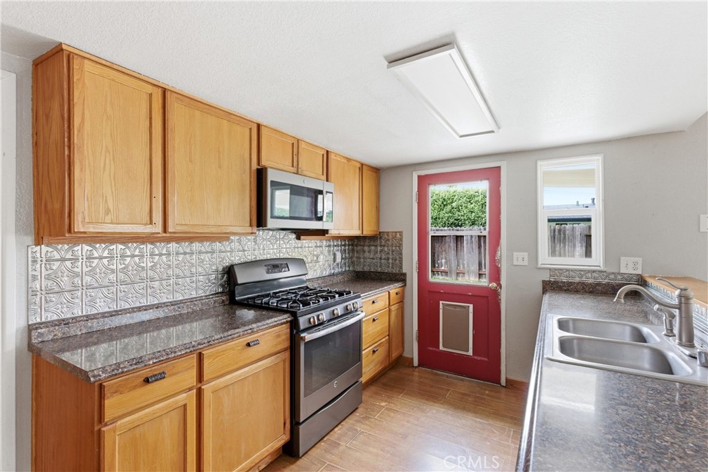 254 Bucknell Road Costa Mesa, CA 92626 - Photo 17 of 32