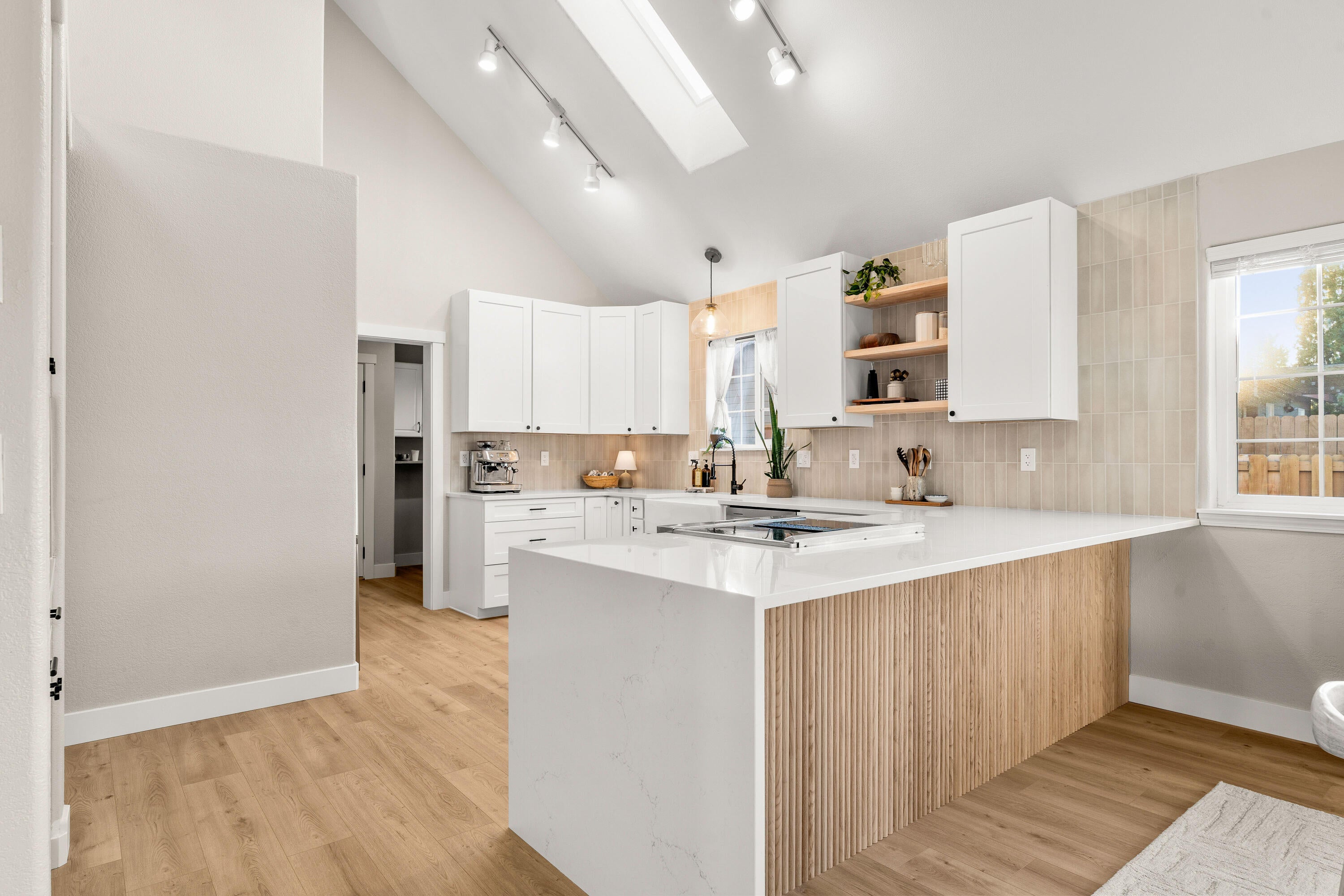 20766 South Loop Place Bend, OR 97703 - Photo 11 of 60 Kitchen