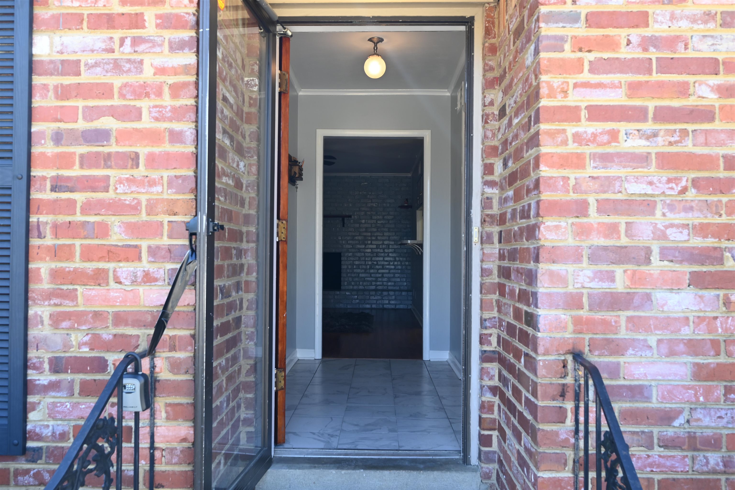 5585 Milford Road Memphis, TN 38120 - Photo 3 of 40