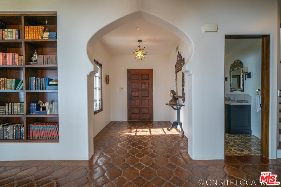 9785 Deer Creek Road Malibu, CA 90265 - Photo 13 of 75