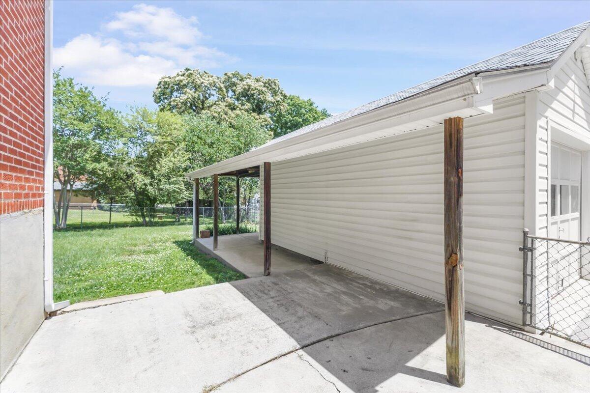 2514 Weaver Road Southwest Roanoke, VA 24015 - Photo 28 of 33 Carport