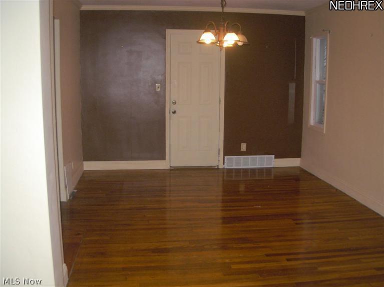 3533 Ludgate Road Cleveland, OH 44120 - Photo 3 of 7