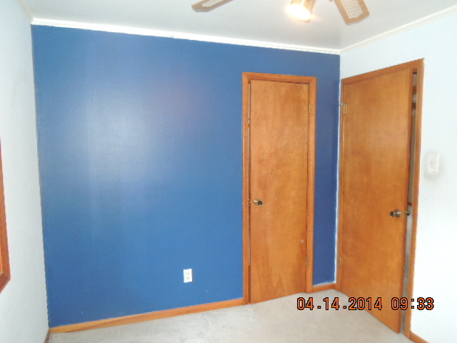 4742 South Kilpatrick Avenue Chicago, IL 60632 - Photo 5 of 21 a view of a bathroom