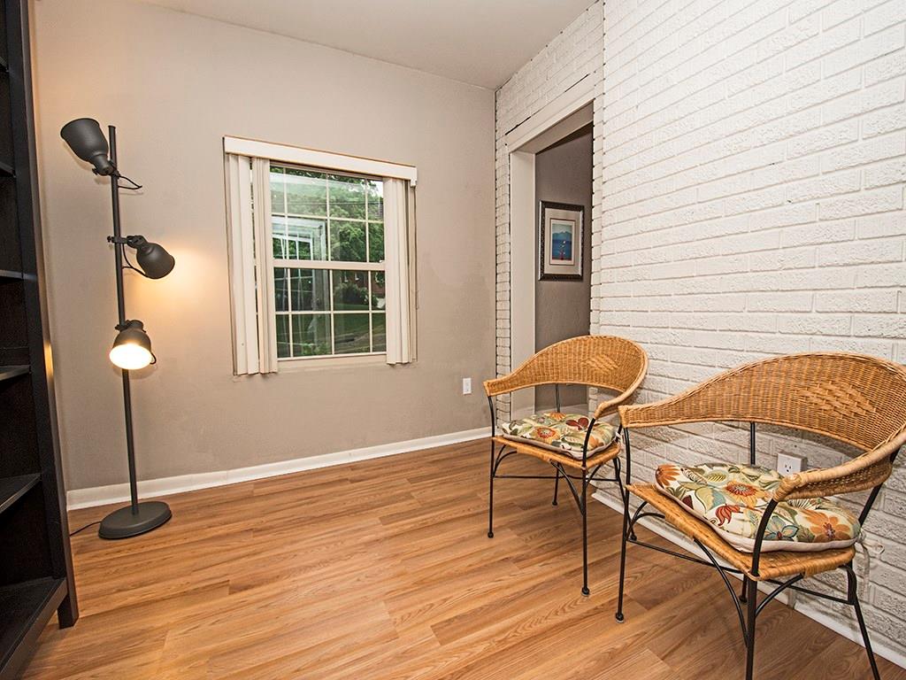 443 Beverly Road Pittsburgh, PA 15216 - Photo 10 of 22 Gallery Image 10