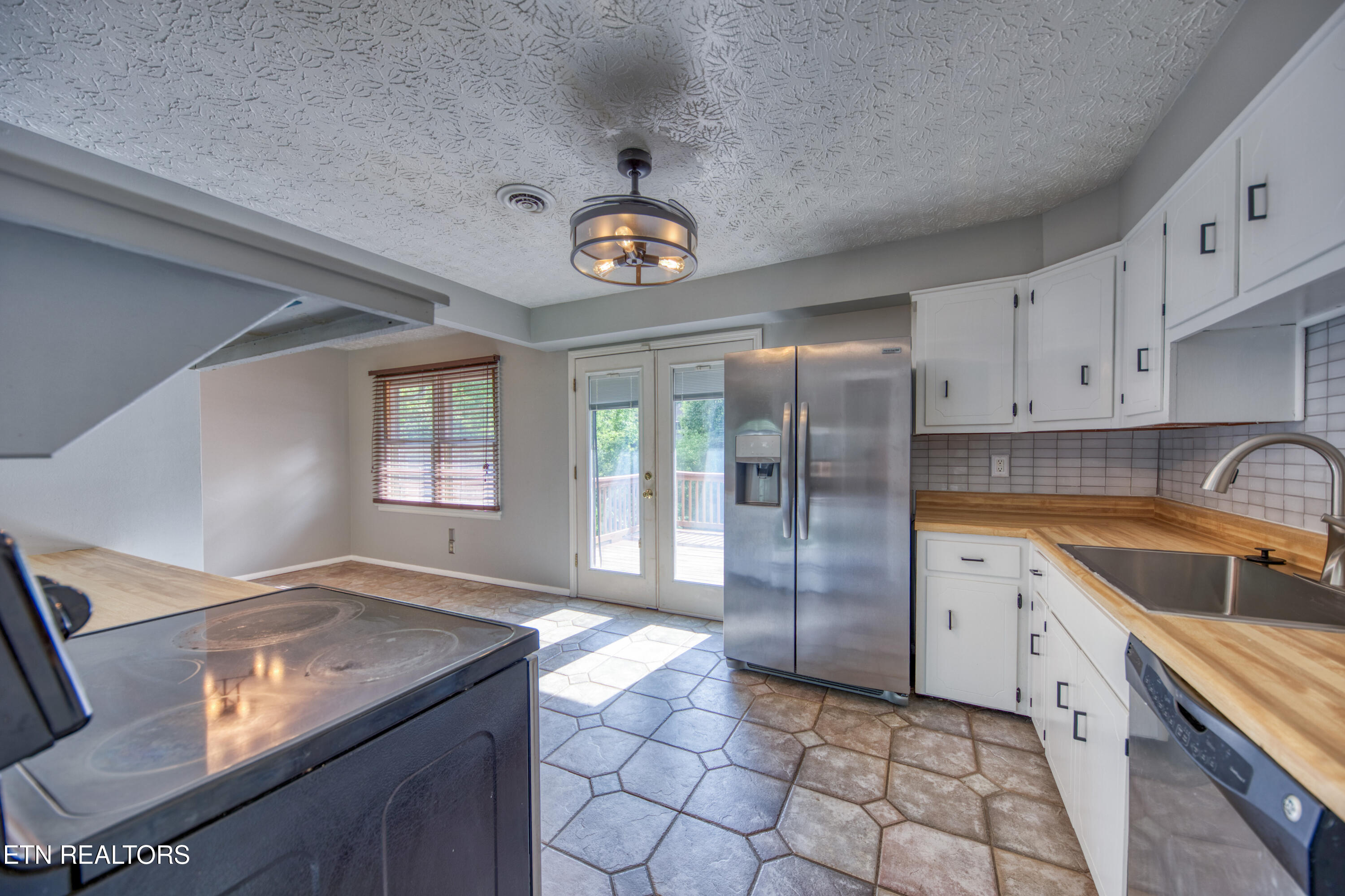 916 Mallory Road Knoxville, TN 37919 - Photo 13 of 23 0H3A7175_22