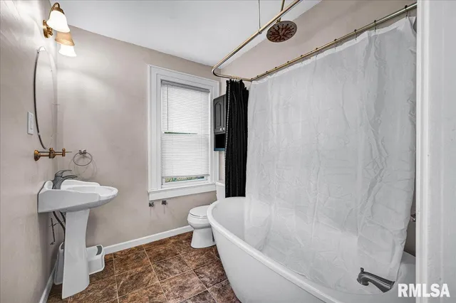 $226,000 | 1701 East Oakhurst Lane, Chillicothe, IL 61523