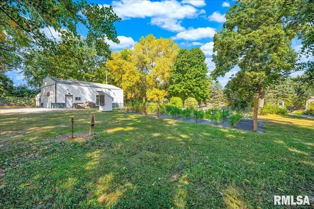 $226,000 | 1701 East Oakhurst Lane, Chillicothe, IL 61523