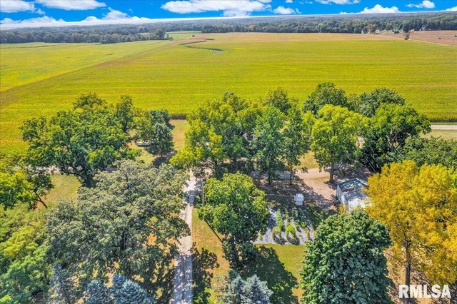 $226,000 | 1701 East Oakhurst Lane, Chillicothe, IL 61523