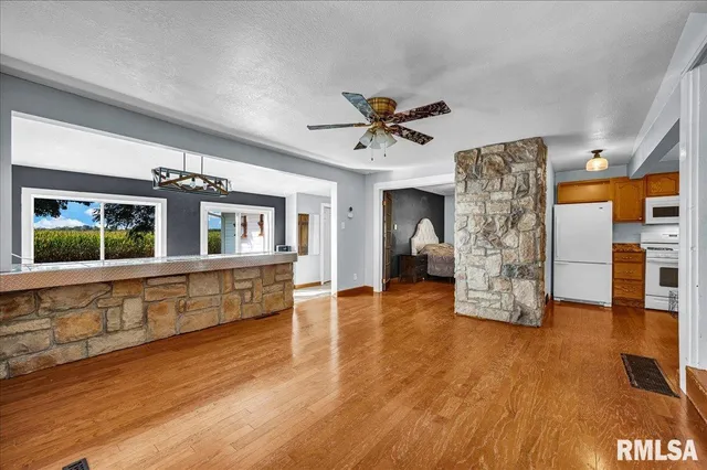 $226,000 | 1701 East Oakhurst Lane, Chillicothe, IL 61523