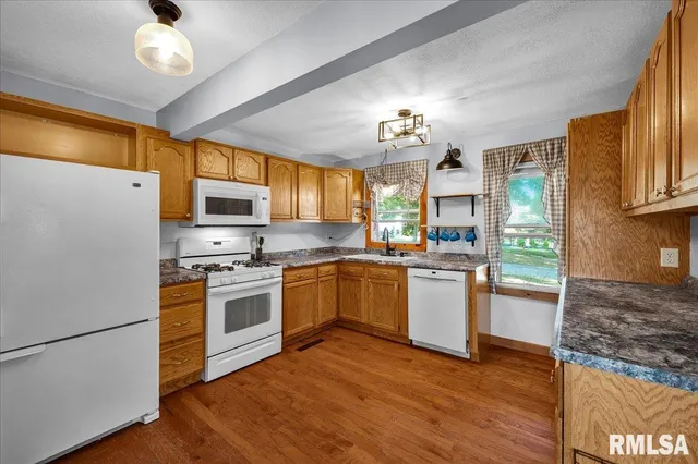 $226,000 | 1701 East Oakhurst Lane, Chillicothe, IL 61523