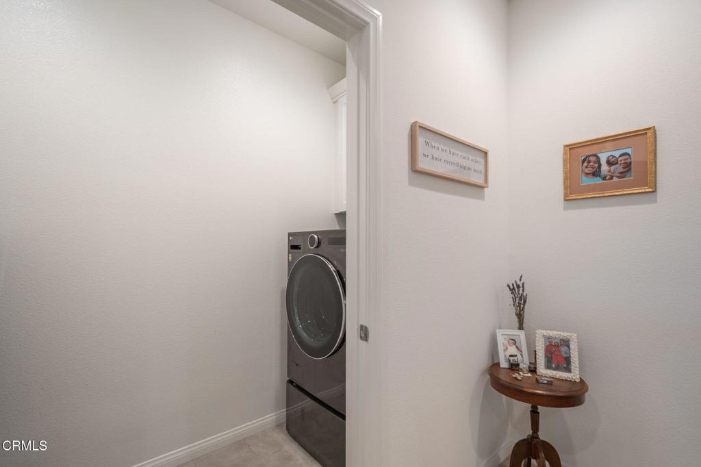 231 Inspiration Camarillo, CA 93010 - Photo 18 of 47 a bathroom with a toilet and a sink
