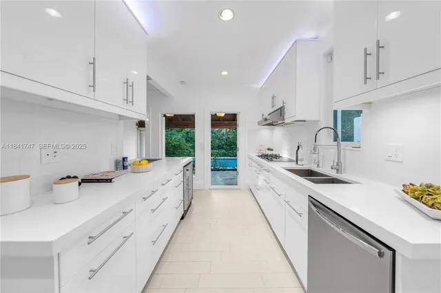 $2,999,000 | 671 Northeast 57th Street, Miami, FL 33137