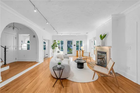 $2,999,000 | 671 Northeast 57th Street, Miami, FL 33137