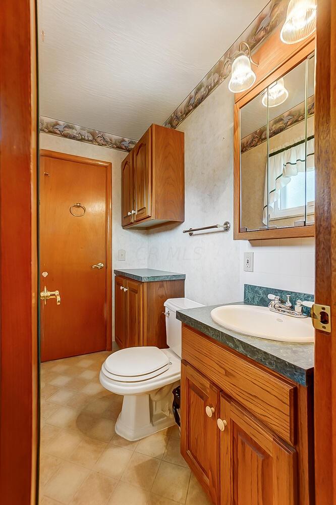 1083 Ross Road Columbus, OH 43227 - Photo 34 of 48 50041658-021_web