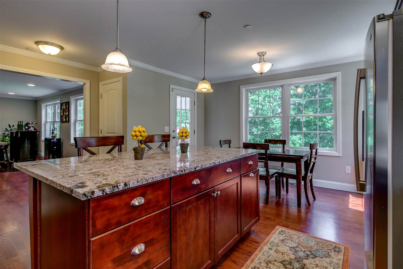 33 Lawrence Road Derry, NH 03038 - Photo 14 of 40