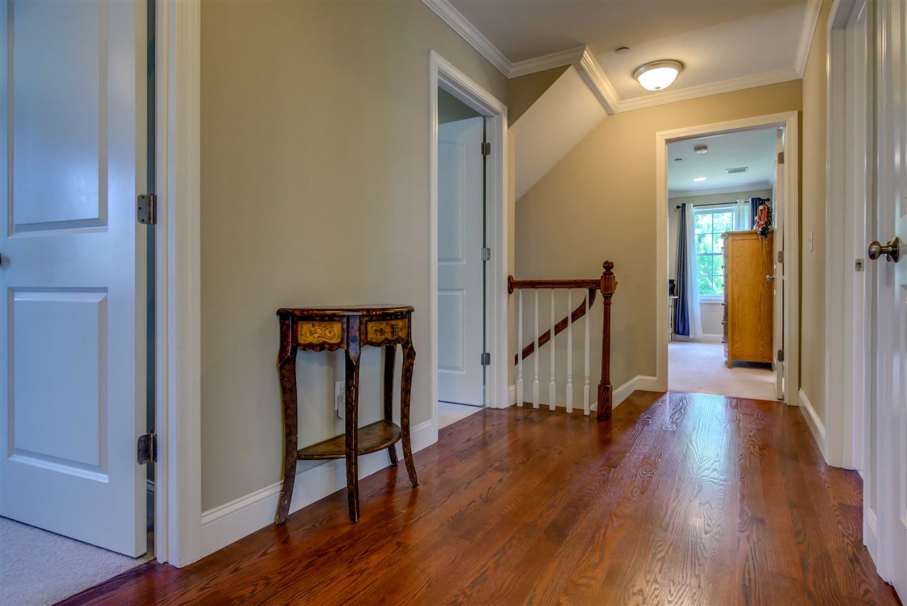 33 Lawrence Road Derry, NH 03038 - Photo 22 of 40