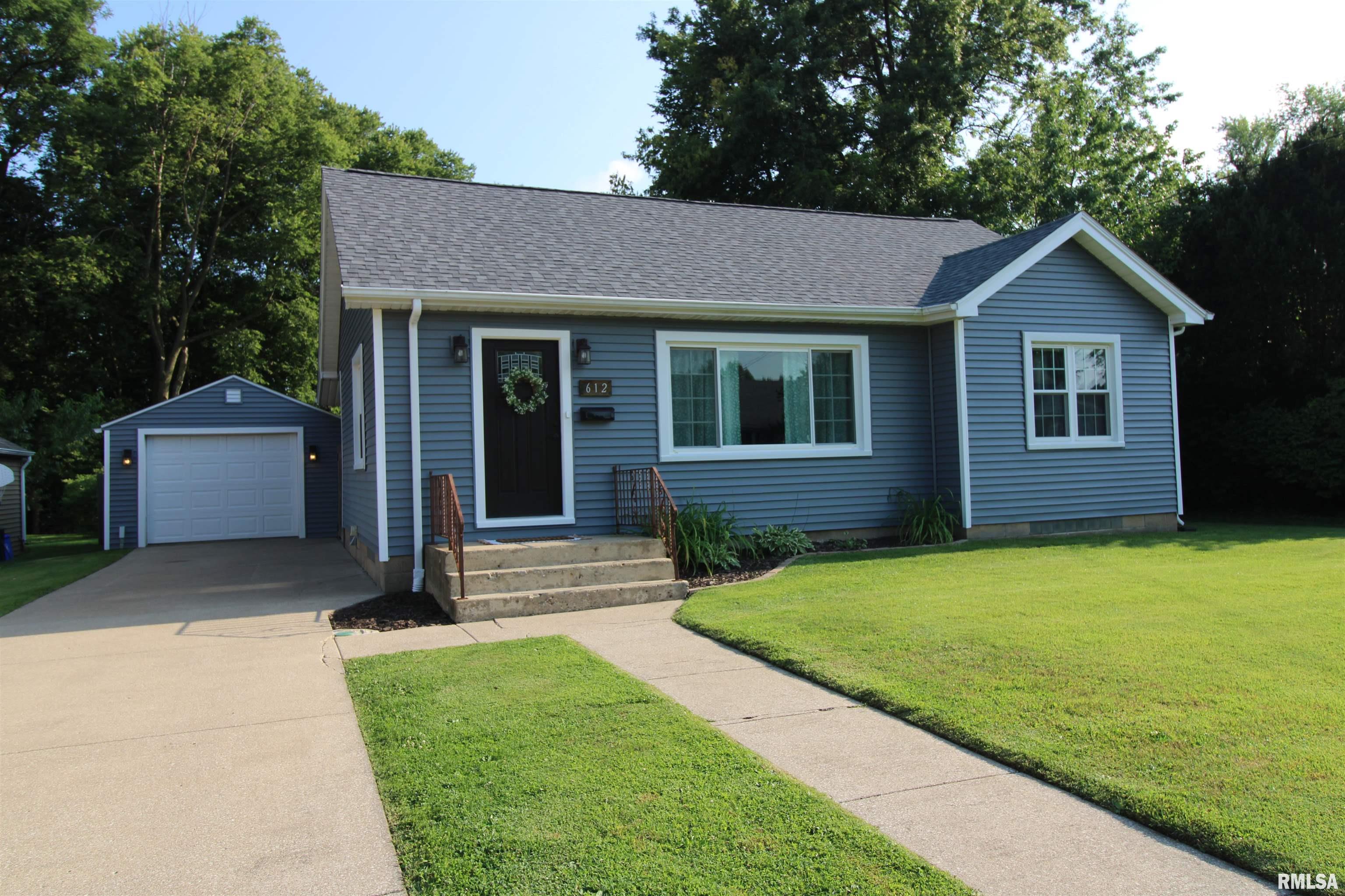 612 Spring Street Washington, IL 61571 - Photo 1 of 33 Gallery Image 1