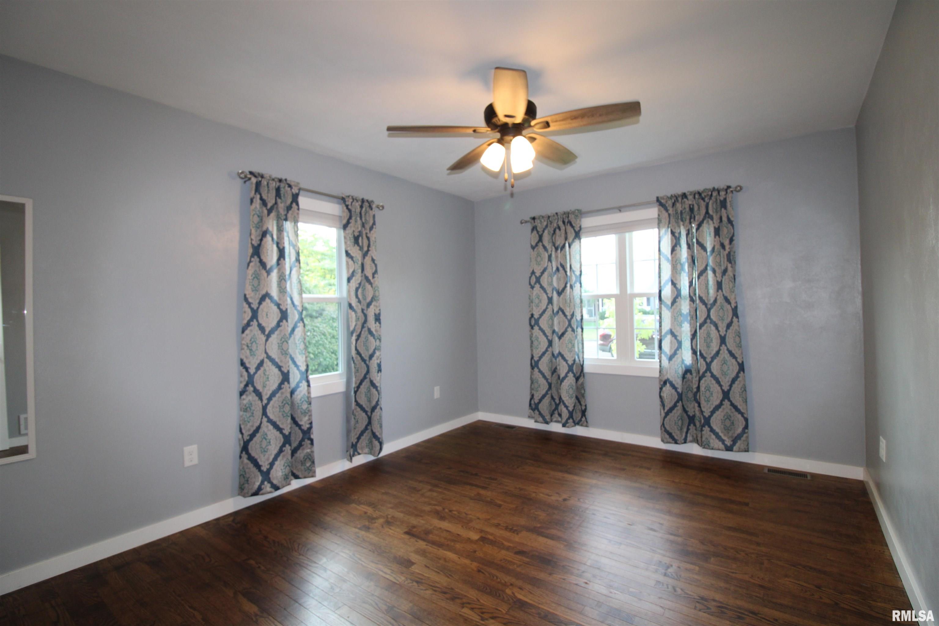 612 Spring Street Washington, IL 61571 - Photo 13 of 33 Gallery Image 13