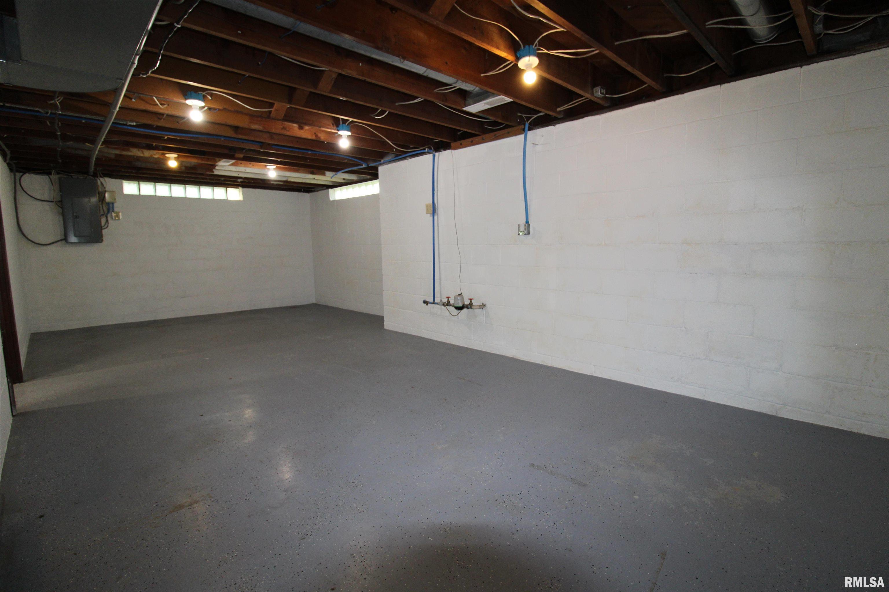 612 Spring Street Washington, IL 61571 - Photo 18 of 33 Gallery Image 18