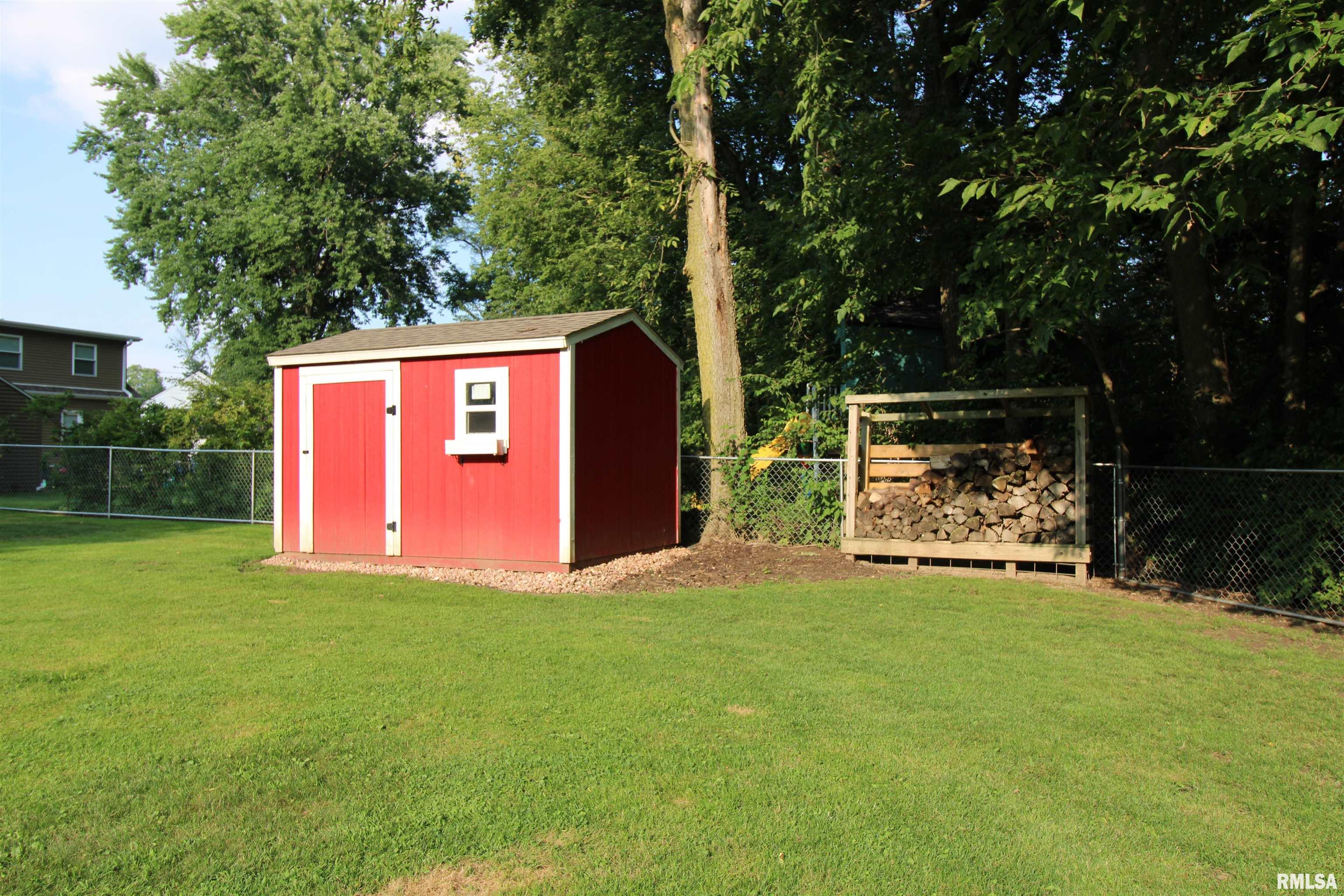612 Spring Street Washington, IL 61571 - Photo 31 of 33 Gallery Image 31