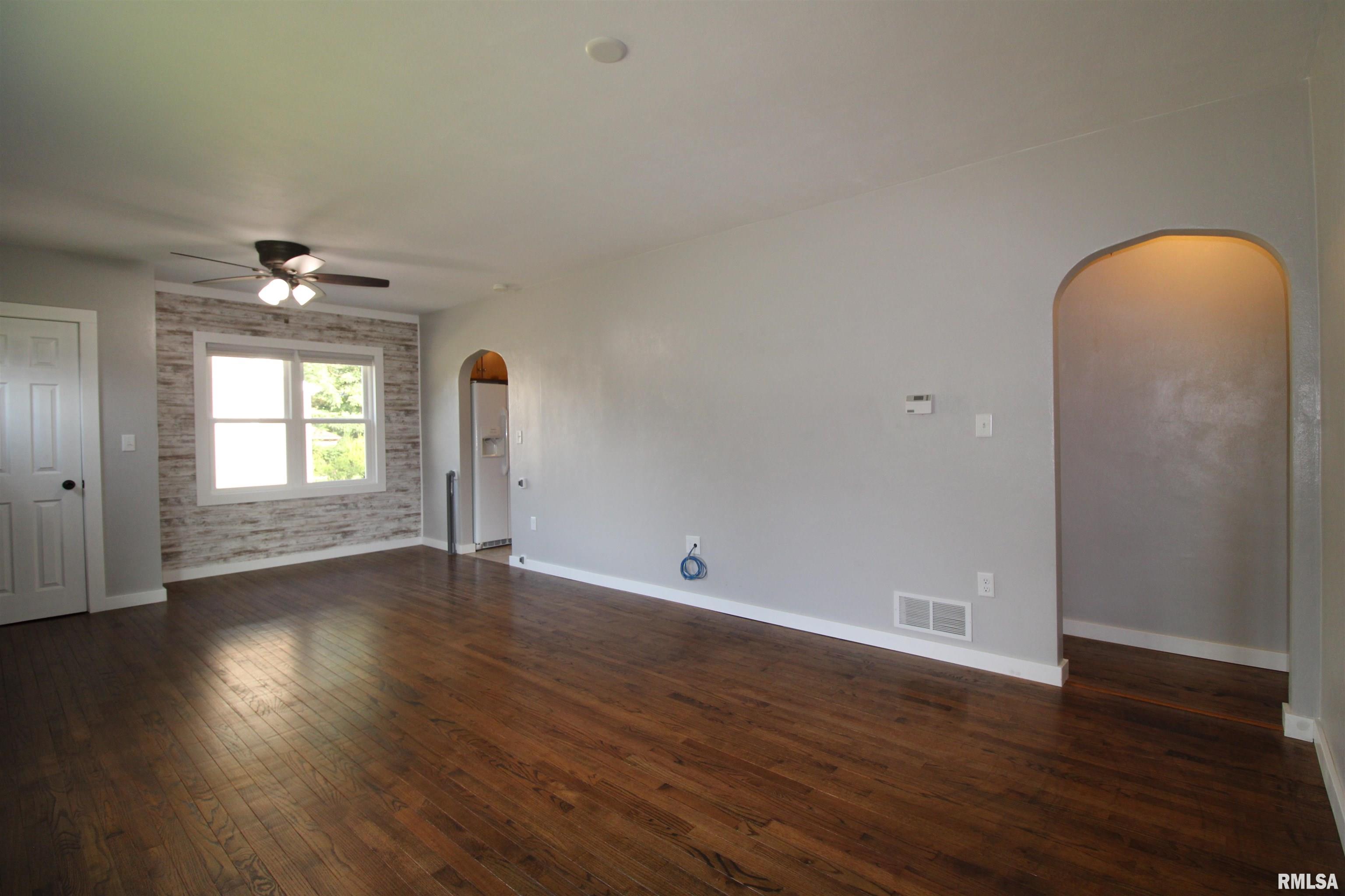 612 Spring Street Washington, IL 61571 - Photo 5 of 33 Gallery Image 5