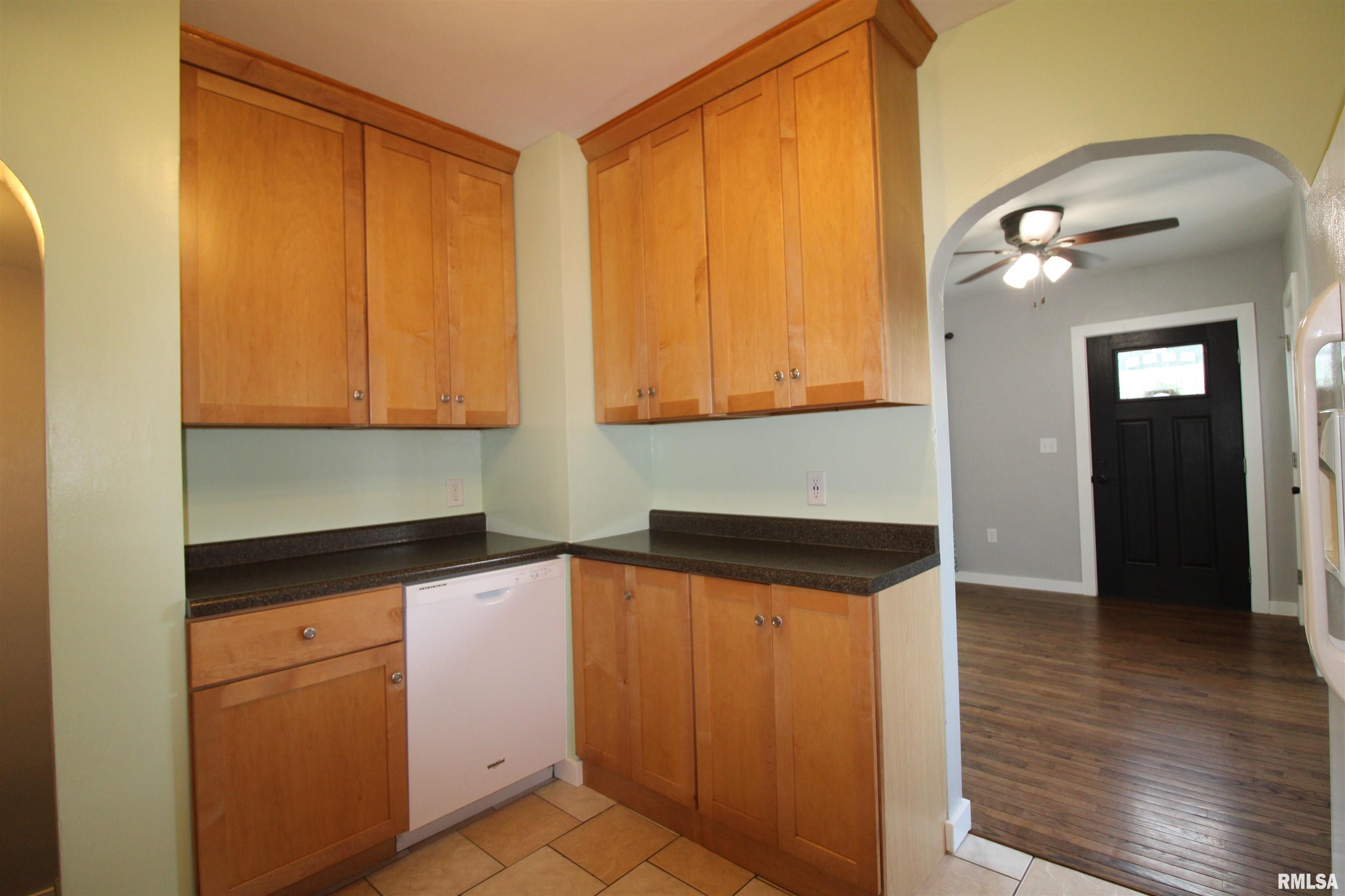 612 Spring Street Washington, IL 61571 - Photo 9 of 33 Gallery Image 9