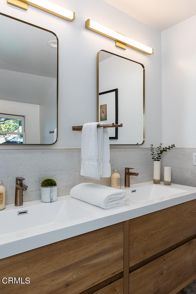 3142 Lincoln Avenue Altadena, CA 91001 - Photo 18 of 48 a bathroom with sink and mirror
