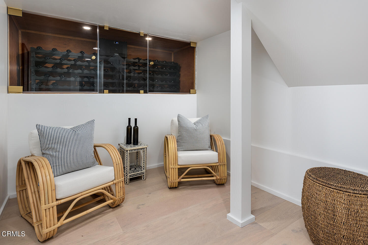 3142 Lincoln Avenue Altadena, CA 91001 - Photo 28 of 48 a living room with furniture