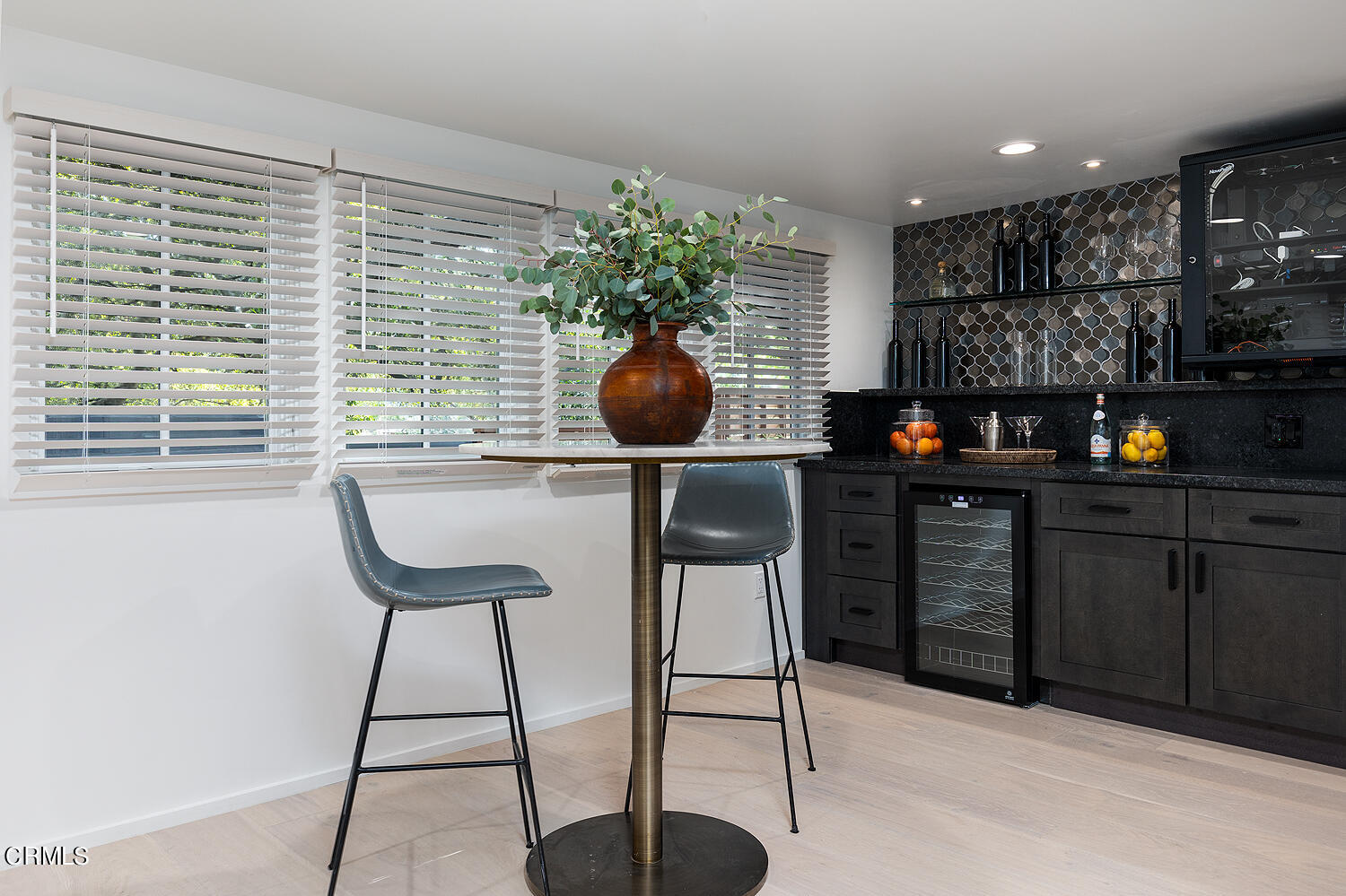 3142 Lincoln Avenue Altadena, CA 91001 - Photo 31 of 48 a workspace with furniture and window