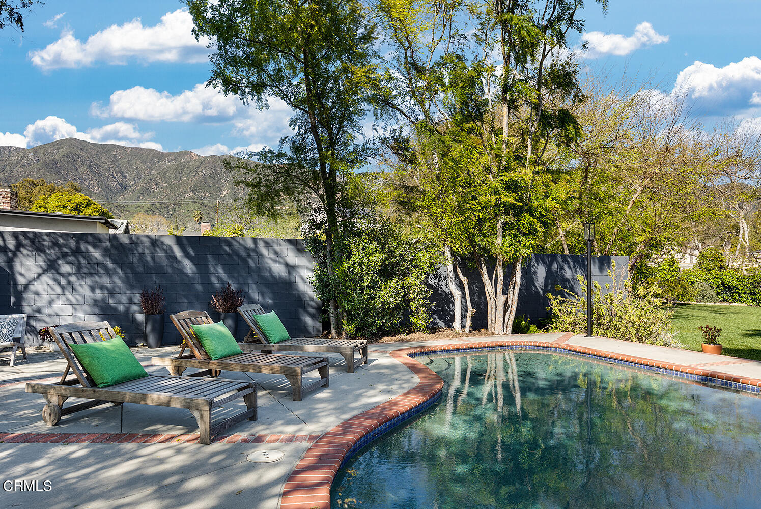 3142 Lincoln Avenue Altadena, CA 91001 - Photo 38 of 48 a view of outdoor space and yard