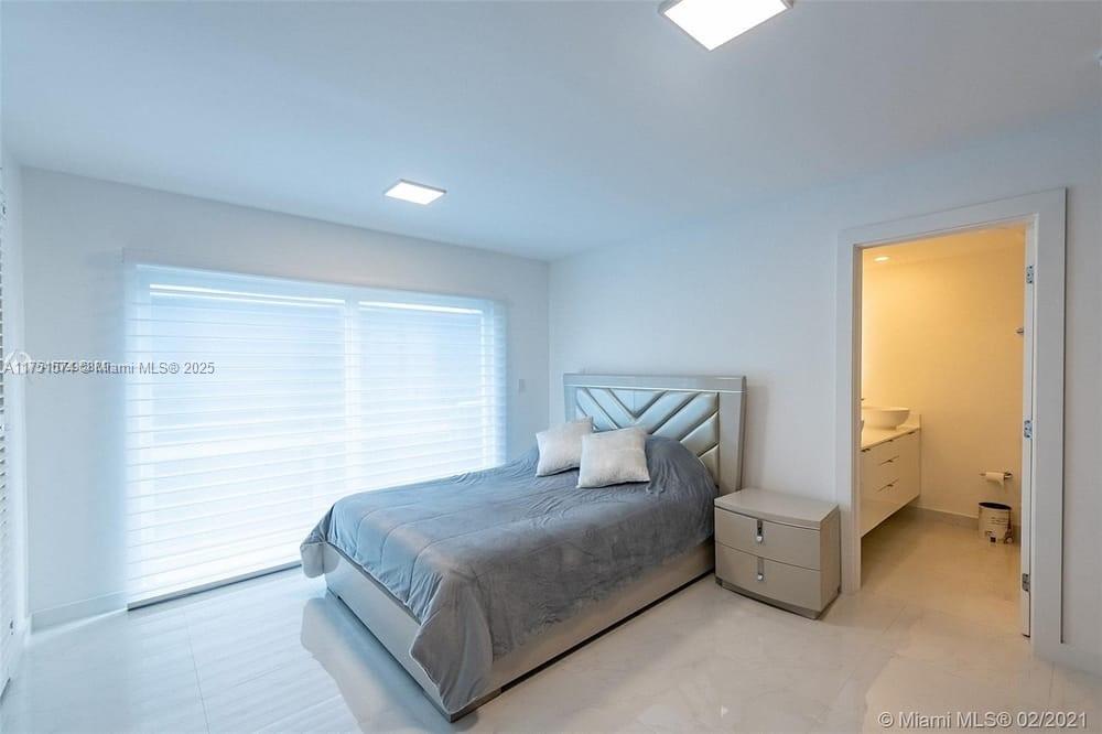 235 Southwest 17th Road Miami, FL 33129 - Photo 9 of 18