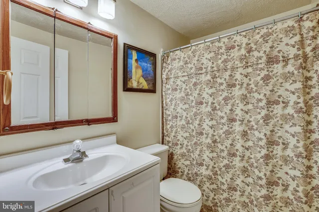 $2,550 | 407 Palmspring Drive, Gaithersburg, MD 20878