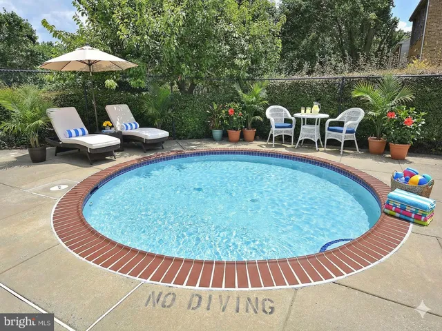 $2,550 | 407 Palmspring Drive, Gaithersburg, MD 20878