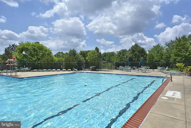 $2,550 | 407 Palmspring Drive, Gaithersburg, MD 20878