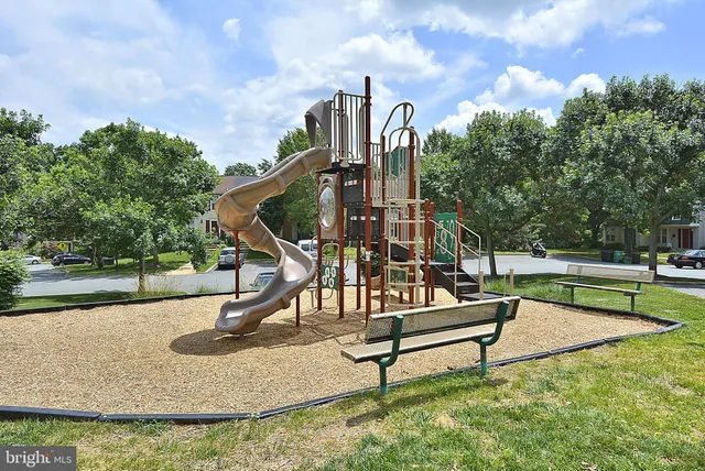 $2,550 | 407 Palmspring Drive, Gaithersburg, MD 20878