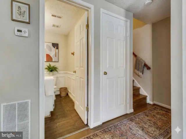 $2,550 | 407 Palmspring Drive, Gaithersburg, MD 20878