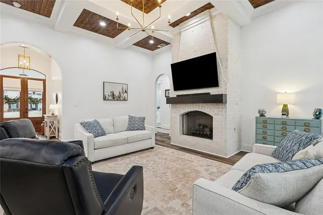 $599,999 | 420 Belle Pointe Drive, Madisonville, LA 70447