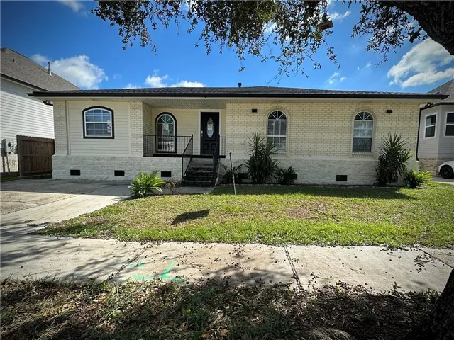 $229,000 | 3917 Norwood Drive, Chalmette, LA 70043