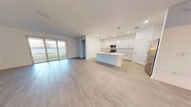 $2,550 | 8086 Shore Lake Drive, Englewood, FL 34224