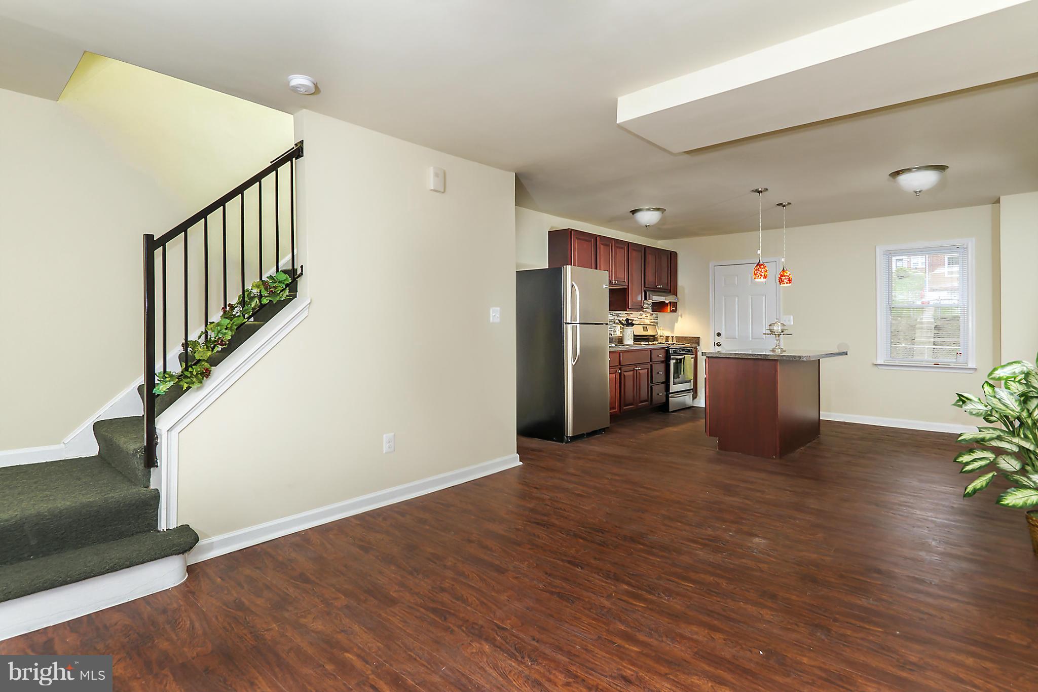 4539 Pen Lucy Road Baltimore, MD 21229 - Photo 2 of 30 Living Room